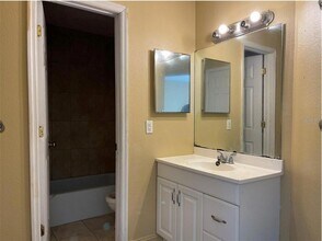 2510 Lemon Tree Ln, Unit J in Orlando, FL - Building Photo - Building Photo