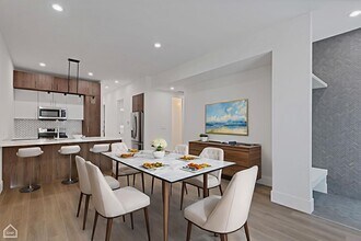 2121 W Ohio St in Chicago, IL - Building Photo - Building Photo