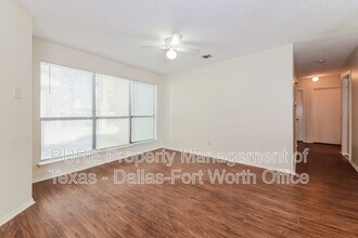 8005 Meadowlark Ln in Rowlett, TX - Building Photo - Building Photo