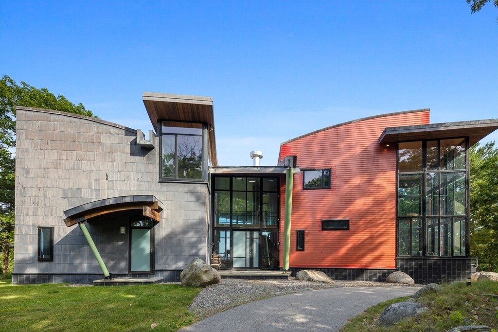 370 Summer St in Manchester by the Sea, MA - Building Photo