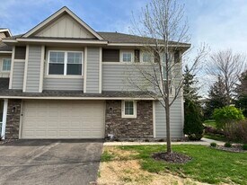 3294 Red Oak Trl in Medina, MN - Building Photo