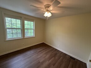 327 Pleasant St in Hinesville, GA - Building Photo - Building Photo