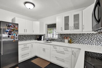 6504 Lenore Dr in Tampa, FL - Building Photo - Building Photo