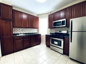 146 Manhattan Ave in Jersey City, NJ - Building Photo - Building Photo