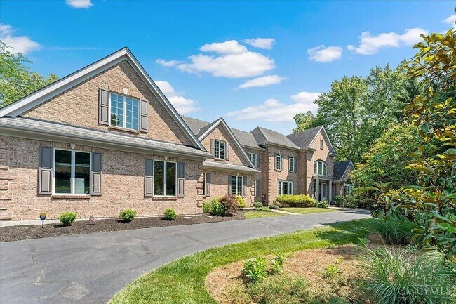 9123 E Kemper Rd in Cincinnati, OH - Building Photo - Building Photo