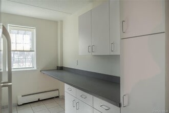 1 Consulate Dr, Unit 2K in Eastchester, NY - Building Photo - Building Photo