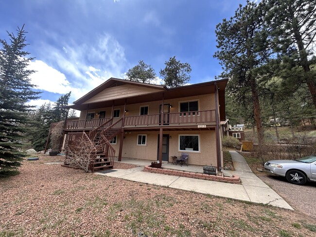 10215 Ute Pass Ave, Unit 2