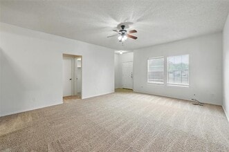 623 W Union Bower Rd in Irving, TX - Building Photo - Building Photo