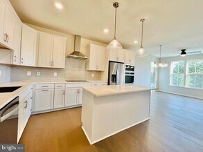 1014 Galena Ter NE in Leesburg, VA - Building Photo - Building Photo