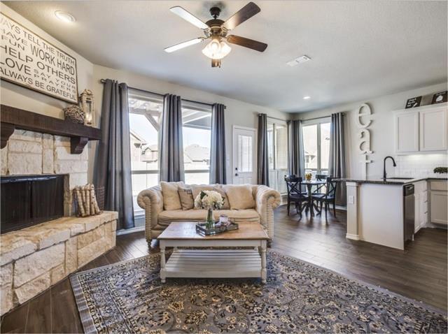 81 Oakmont Dr in Argyle, TX - Building Photo