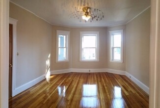 8 Olmstead St, Unit #2 in Boston, MA - Building Photo - Building Photo