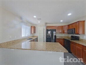 43386 W Arizona Ave in Maricopa, AZ - Foto de edificio - Building Photo