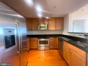 1020 N Highland St in Arlington, VA - Building Photo - Building Photo