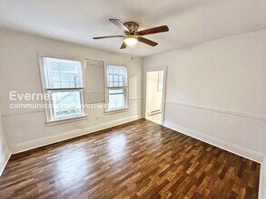 802 E Broadway in Hopewell, VA - Foto de edificio - Building Photo