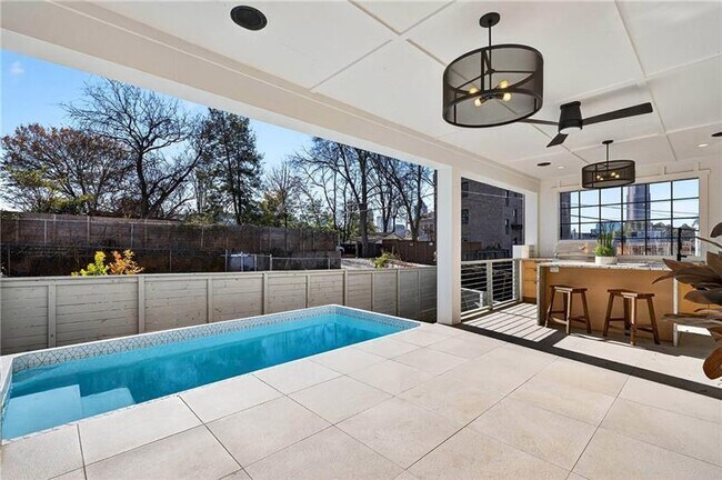 636 Kennesaw Ave NE in Atlanta, GA - Building Photo - Building Photo