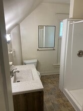 209 W Cherry St, Unit 3 in Mt. Pleasant, MI - Foto de edificio - Building Photo