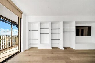 6061 Collins Ave in Miami Beach, FL - Building Photo - Building Photo