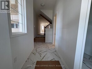 1368 Copley Ct in Milton, ON - Building Photo - Building Photo