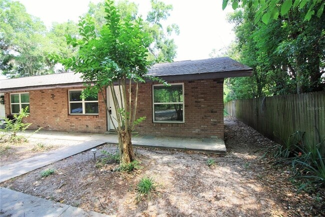 6101 SE Foss Rd in Belleview, FL - Building Photo - Building Photo