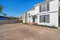 3408 Roseland St photo'