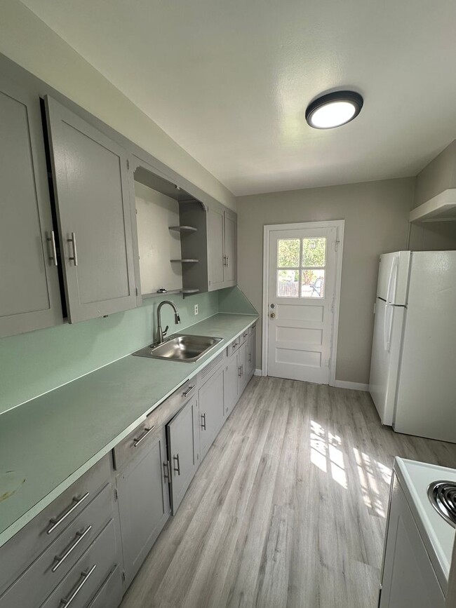 property at 1612 E 17th St
