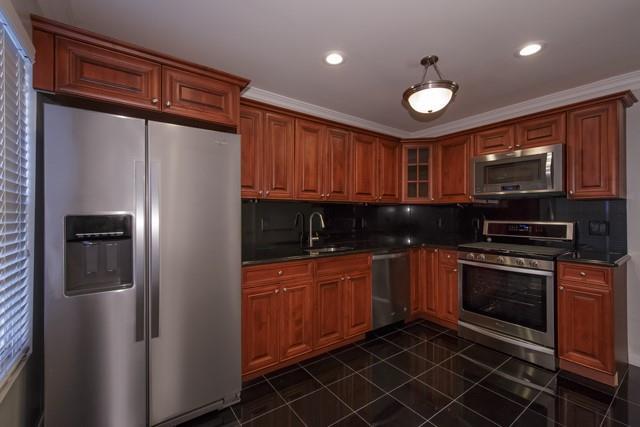 29 Pinnacle Dr in Port Jefferson, NY - Building Photo - Building Photo