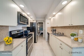 7400 Radice Ct in Lauderhill, FL - Building Photo - Building Photo