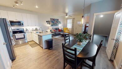 14936 S Emerald Pools Ln in Bluffdale, UT - Building Photo - Building Photo