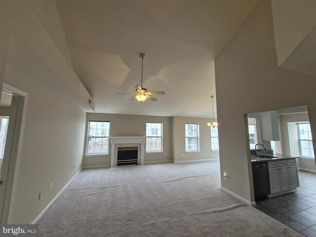 5916 Founders Hill Dr in Alexandria, VA - Building Photo - Building Photo