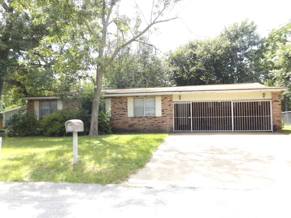 2415 16th Ave in Gulfport, MS - Building Photo