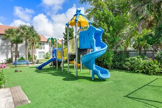 5850 NW 17th Pl in Sunrise, FL - Building Photo - Building Photo