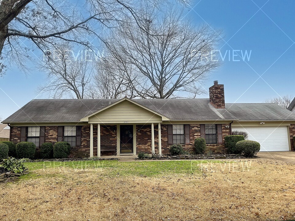 3751 Earlynn Dr in Memphis, TN - Building Photo