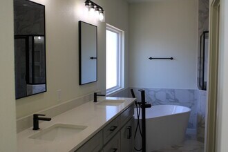129 Middleton Ln in Clovis, NM - Building Photo - Building Photo