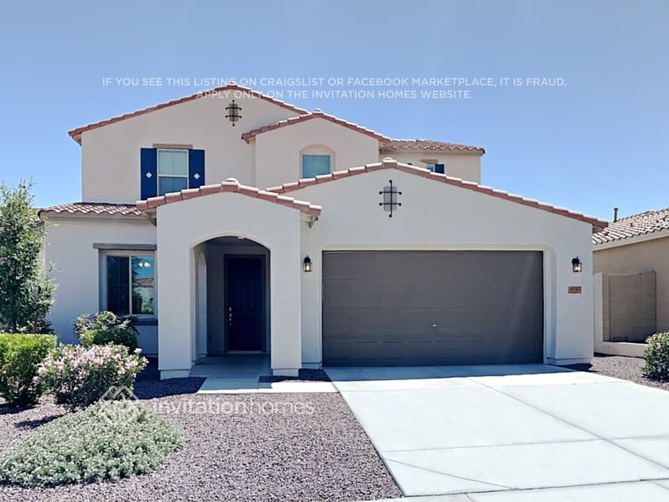 19017 W Yucatan Dr in Surprise, AZ - Building Photo