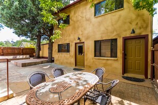 136 Grove Ave in Prescott, AZ - Building Photo