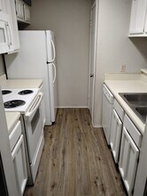 1202 Thorpe Ln, Unit 216 in San Marcos, TX - Foto de edificio - Building Photo