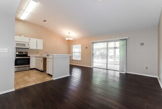 1611 Bent Pine Way in Brandon, FL - Foto de edificio - Building Photo