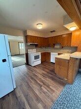 2021 Veterans Dr in St. Cloud, MN - Building Photo - Building Photo