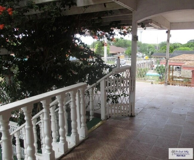 1169 Calle Galaxia in Brownsville, TX - Foto de edificio - Building Photo