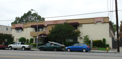 The Terraces II in Tarzana, CA - Building Photo - Building Photo