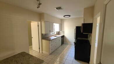 1516 NE 17th Ave in Fort Lauderdale, FL - Building Photo - Building Photo