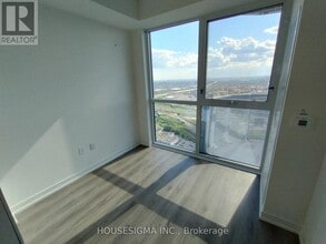 225-4225 Commerce St in Vaughan, ON - Building Photo - Building Photo