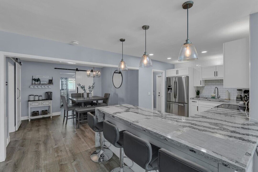 721 NE 15th Ave in Fort Lauderdale, FL - Building Photo