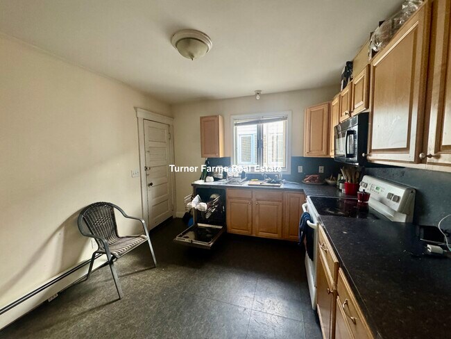 288 Boston Ave, Unit 3 in Medford, MA - Foto de edificio - Building Photo