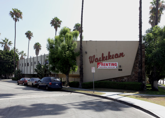 The Waikikian in Downey, CA - Foto de edificio - Building Photo