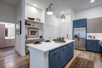 The Flynn at Live Oak in Dallas, TX - Foto de edificio - Building Photo