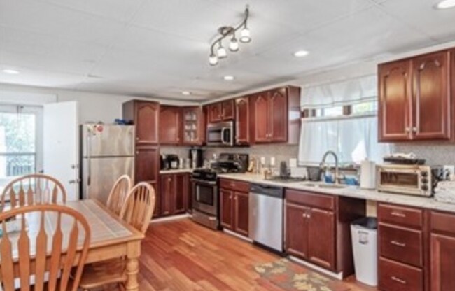 23 Wisconsin Ave, Unit 1, Unit 1
