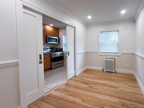 246-17 Union Tpke in Jamaica, NY - Building Photo - Building Photo