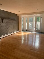 11 Bridge St, Unit B in Newton, MA - Building Photo