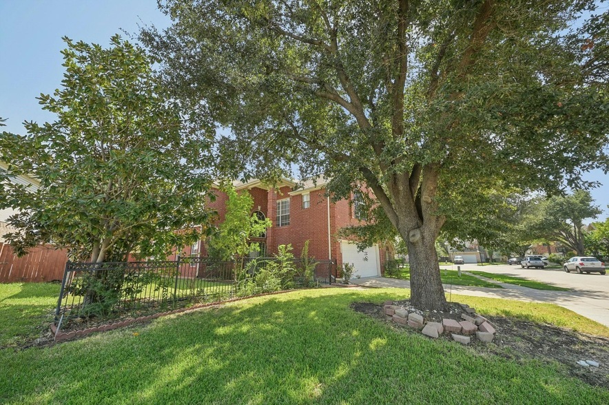 9447 Abbey Rd in Irving, TX - Foto de edificio